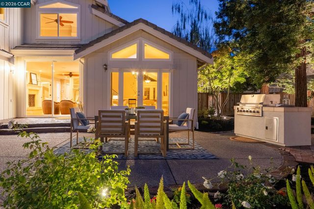 645 Birchwood Ct, Danville, CA 94506