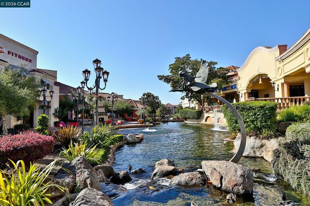 645 Birchwood Ct, Danville, CA 94506