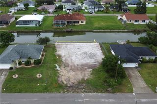 407 SE 16th ST, Cape Coral, FL 33990