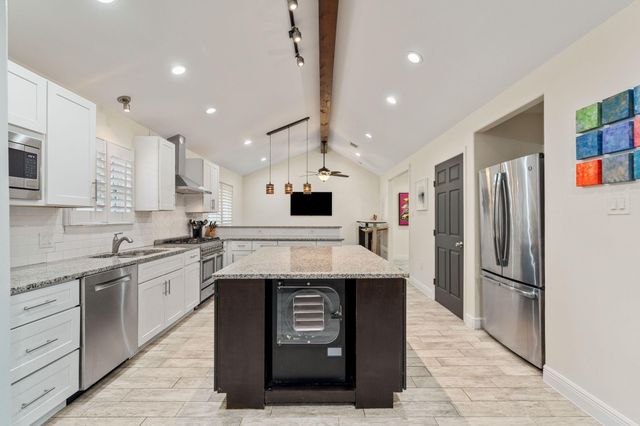 315 Greenpark Drive, Houston, TX 77079