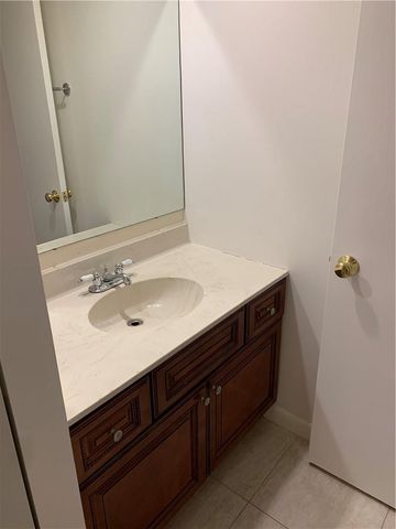 2942 SW 22nd Circle, Delray Beach, FL 33445