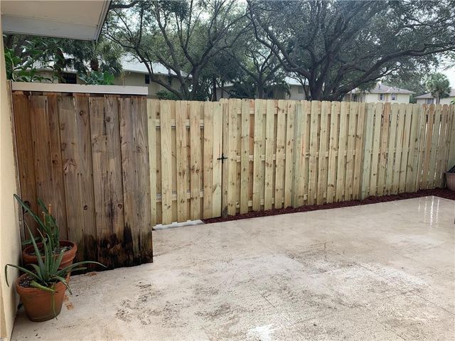 2942 SW 22nd Circle, Delray Beach, FL 33445