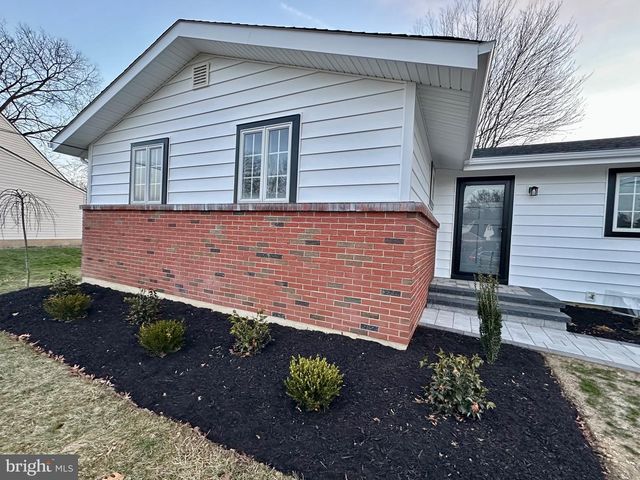 21 ROLLING LN, Hamilton, NJ 08690