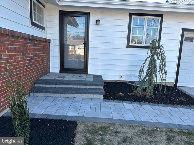 21 ROLLING LN, Hamilton, NJ 08690