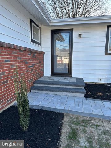 21 ROLLING LN, Hamilton, NJ 08690