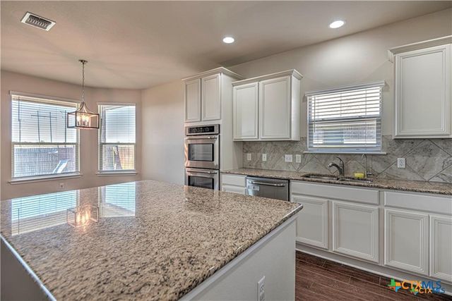 9207 Lake Pointe Drive, Temple, TX 76502