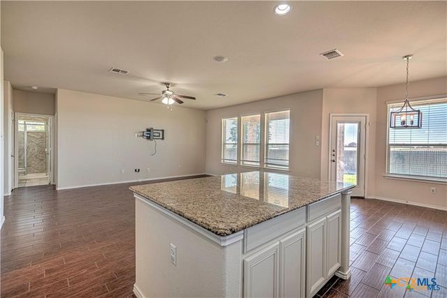 9207 Lake Pointe Drive, Temple, TX 76502