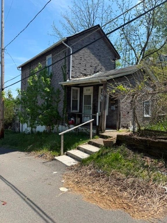 218 Florien St, Sheraden, PA 15204