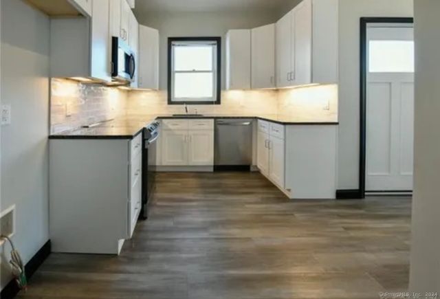 77 Whiting Street 2B, Plainville, CT 06062