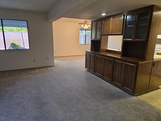 30 Park Place Ct, Sacramento, CA 95831