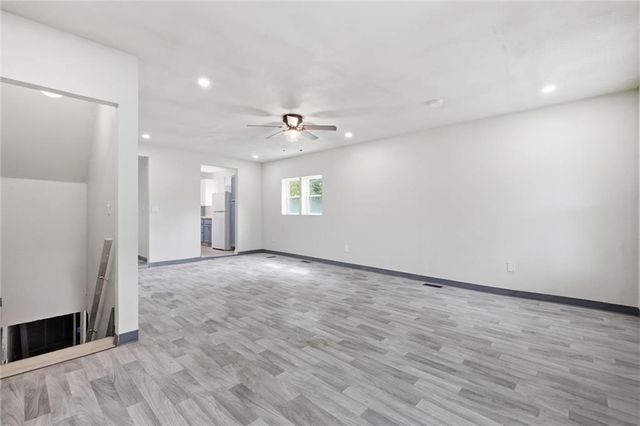 309 Kickapoo Street, Leavenworth, KS 66048