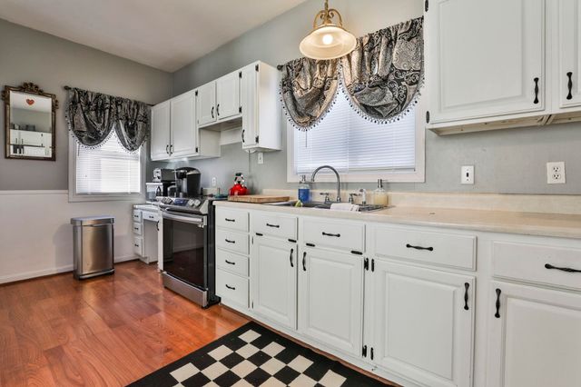 97 Dearborn Street, Manchester, NH 03103