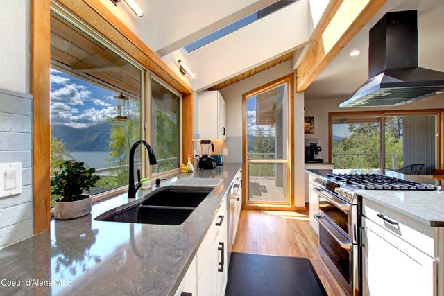 17718 E CAPE HORN RD, Bayview, ID 83803