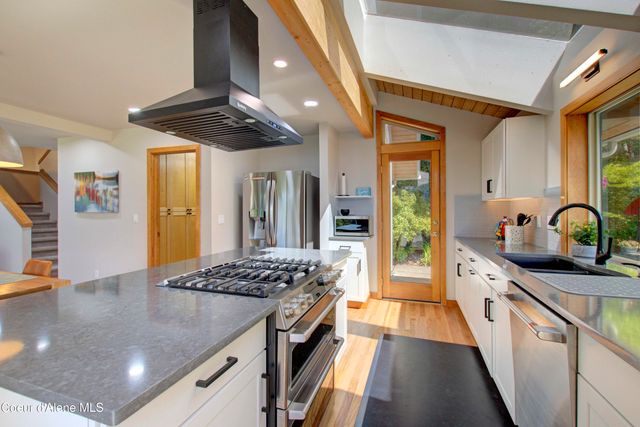 17718 E CAPE HORN RD, Bayview, ID 83803