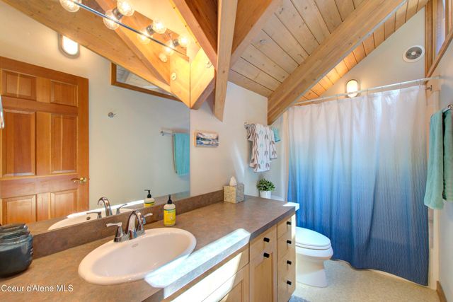 17718 E CAPE HORN RD, Bayview, ID 83803