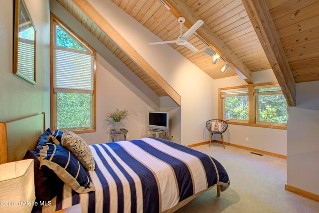 17718 E CAPE HORN RD, Bayview, ID 83803