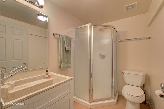 17718 E CAPE HORN RD, Bayview, ID 83803