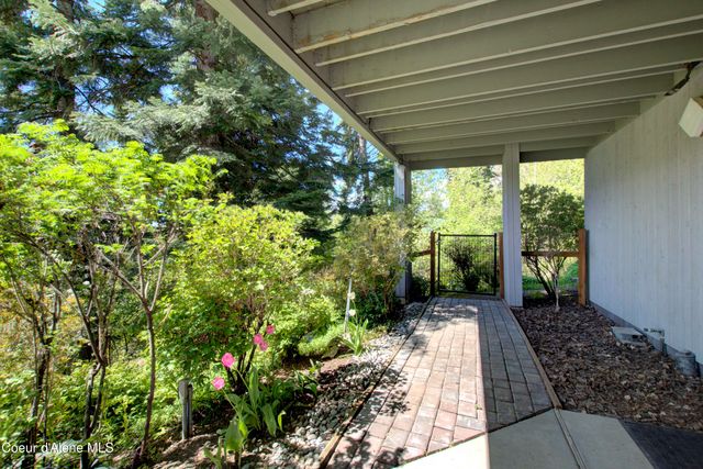 17718 E CAPE HORN RD, Bayview, ID 83803