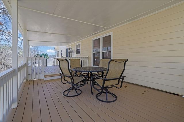 147 Springwater Trace, Woodstock, GA 30188