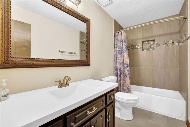 147 Springwater Trace, Woodstock, GA 30188