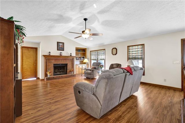 147 Springwater Trace, Woodstock, GA 30188