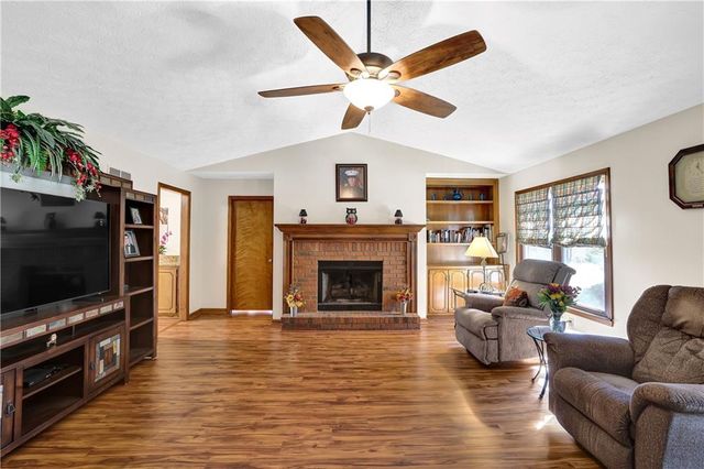 147 Springwater Trace, Woodstock, GA 30188