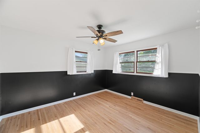 2037 Roach St, Salina, KS 67401