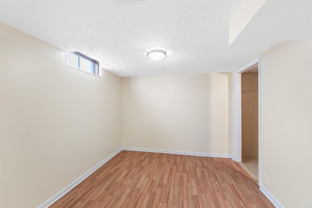 2037 Roach St, Salina, KS 67401