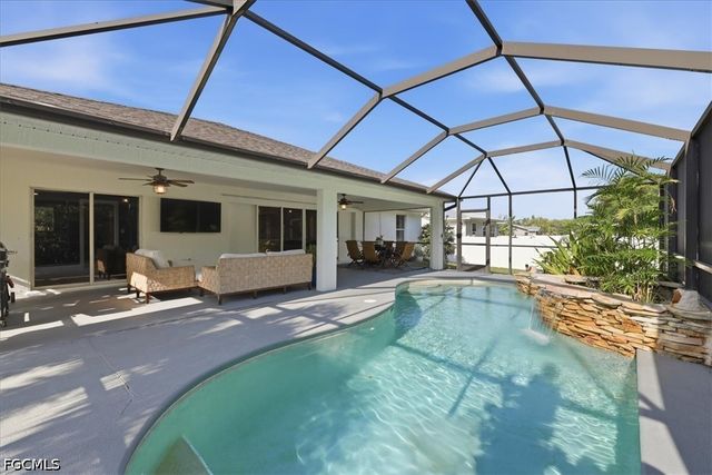 5748 Linden LN, Bokeelia, FL 33922