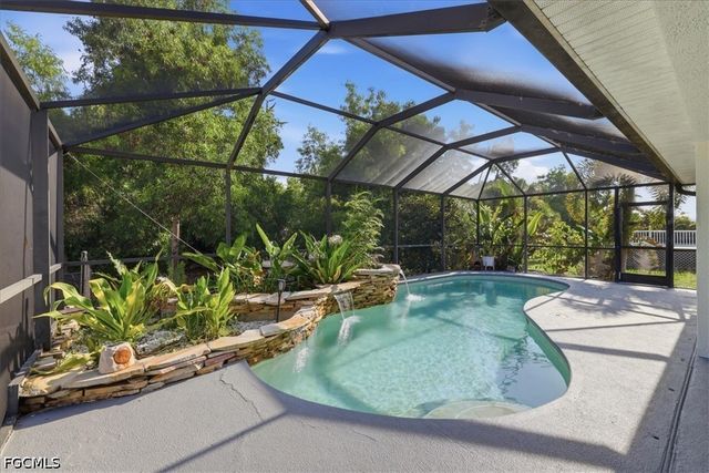 5748 Linden LN, Bokeelia, FL 33922