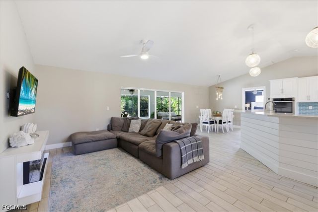 5748 Linden LN, Bokeelia, FL 33922