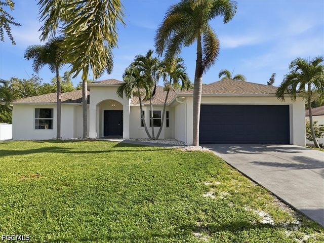 5748 Linden LN, Bokeelia, FL 33922