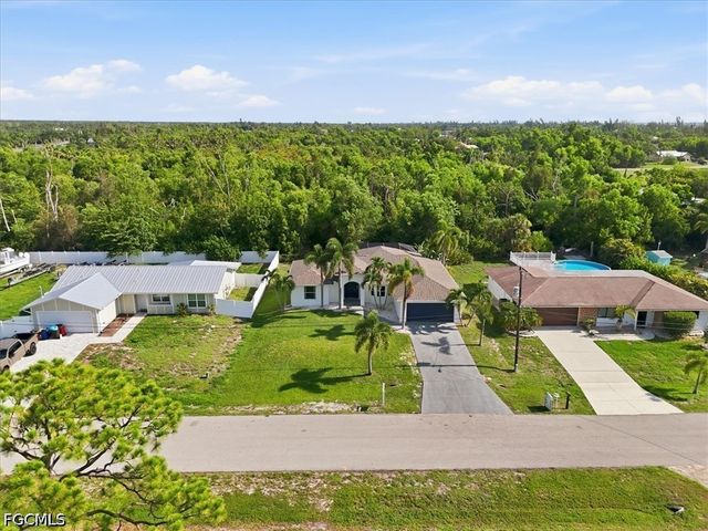 5748 Linden LN, Bokeelia, FL 33922