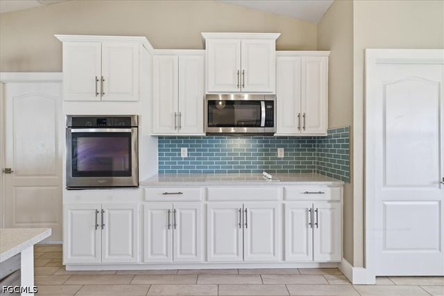 5748 Linden LN, Bokeelia, FL 33922