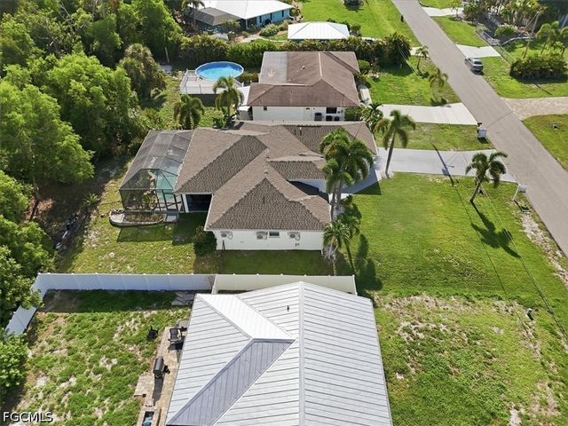 5748 Linden LN, Bokeelia, FL 33922