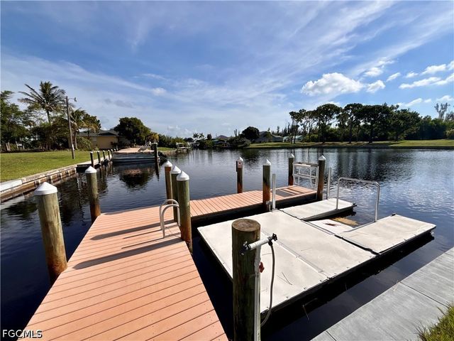 5748 Linden LN, Bokeelia, FL 33922