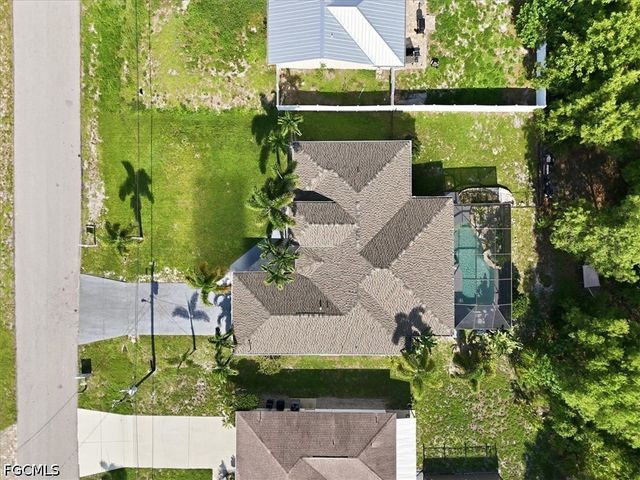 5748 Linden LN, Bokeelia, FL 33922