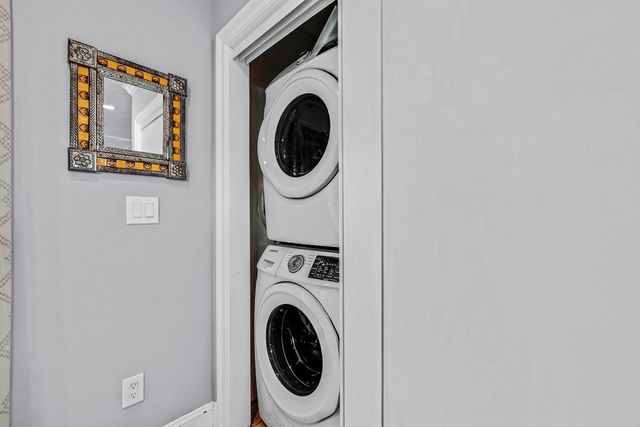 2927 2927 Seminary Ave, Oakland, CA 94605