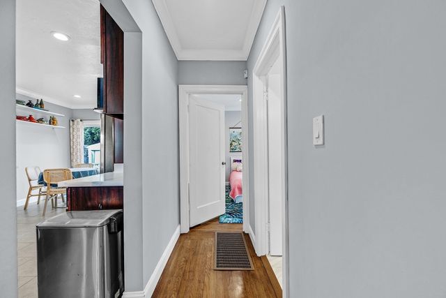 2927 2927 Seminary Ave, Oakland, CA 94605