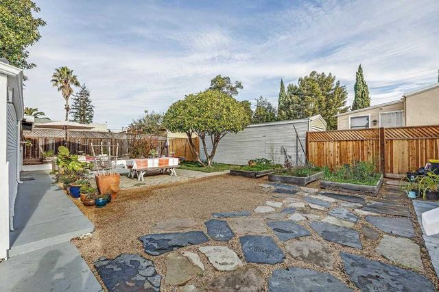 2927 2927 Seminary Ave, Oakland, CA 94605