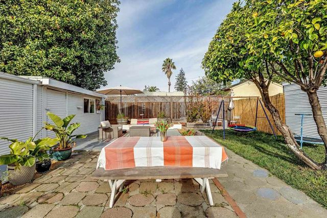 2927 2927 Seminary Ave, Oakland, CA 94605