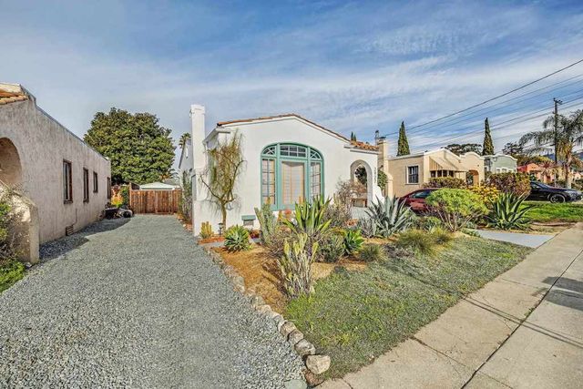 2927 2927 Seminary Ave, Oakland, CA 94605