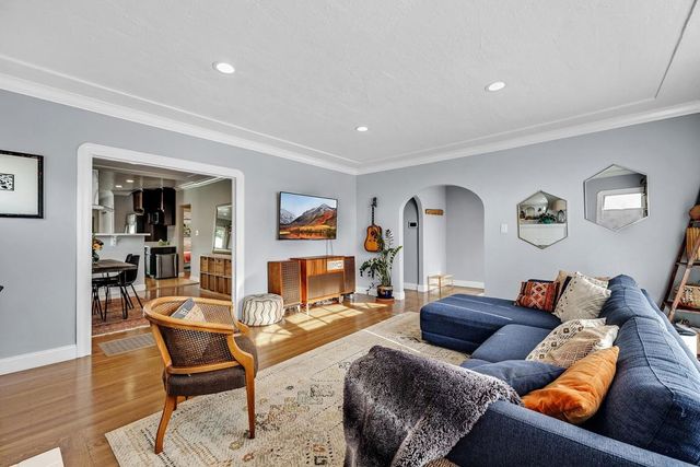 2927 2927 Seminary Ave, Oakland, CA 94605