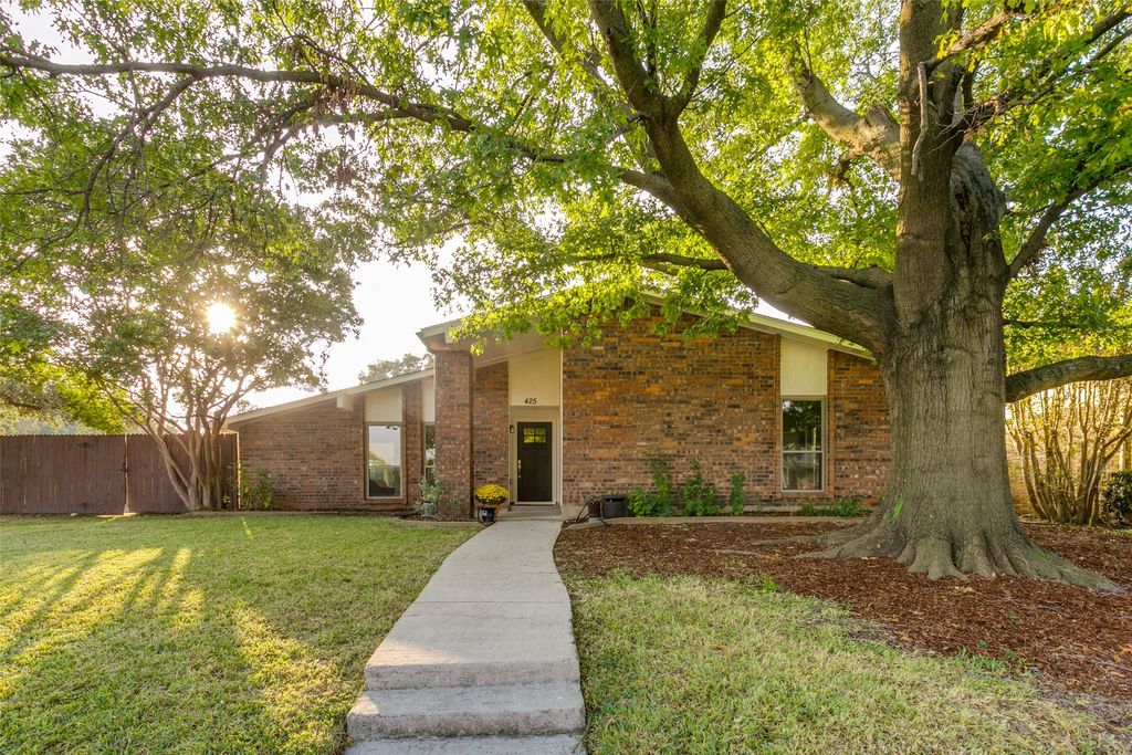 425 Woodhill Drive, Coppell, TX 75019