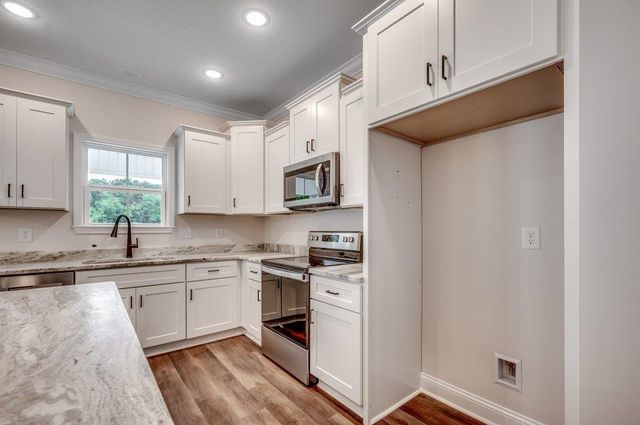 193 Hidden Valley Rd., Aynor, SC 29511