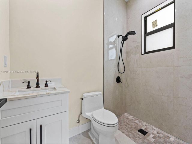 22451 SW 118 Ave, Miami, FL 33170