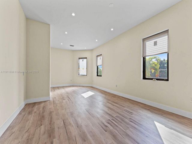 22451 SW 118 Ave, Miami, FL 33170