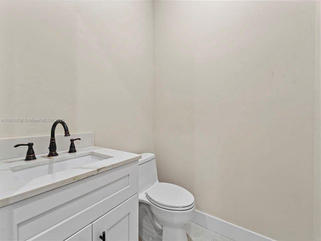 22451 SW 118 Ave, Miami, FL 33170