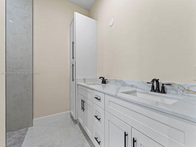 22451 SW 118 Ave, Miami, FL 33170