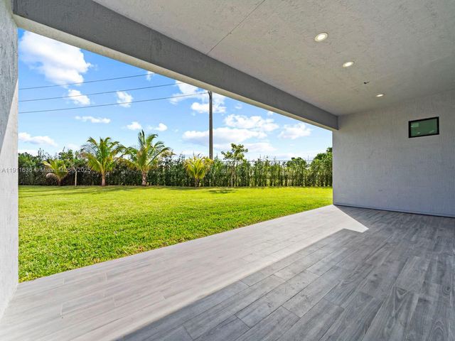 22451 SW 118 Ave, Miami, FL 33170